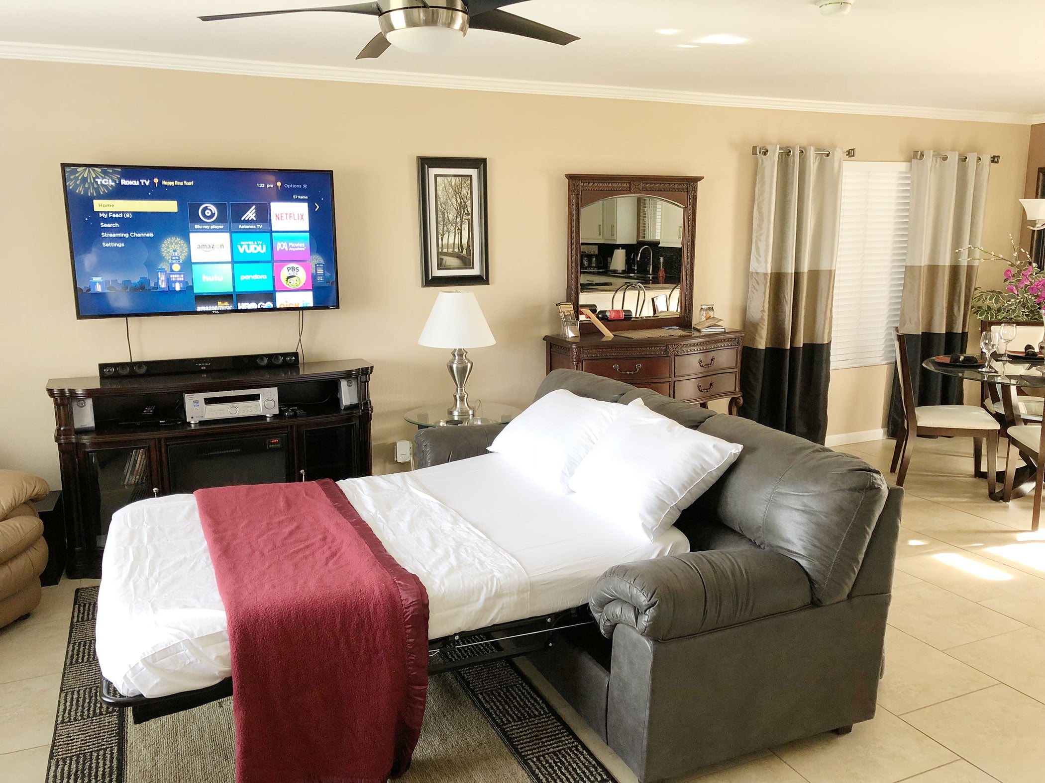 Familyroom-SofaSleeper3